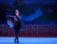 В роли Ротбарта — Заслуженный артист Бурятии Вячеслав Намжилон.