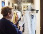 …за сценой происходило не менее важное — костюмеры готовили сценическую одежду для танцоров.