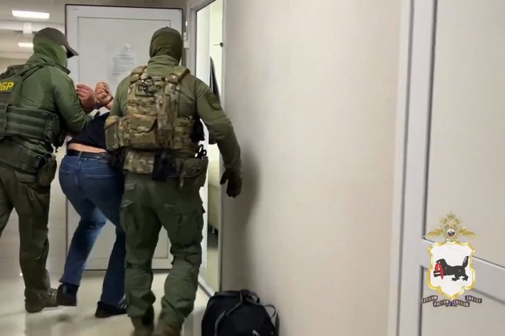 Задержание экстремиста. Скриншот видео пресс-службы ГУ МВД России по Иркутской области