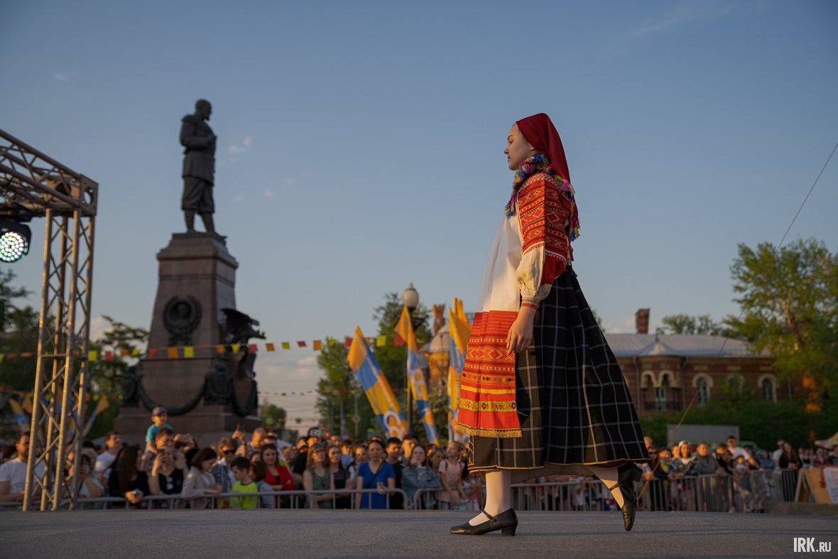 Завершится программа на бульваре Гагарина модным показом «Этноподиум. Модная Ангара». Фото: Илья Татарников