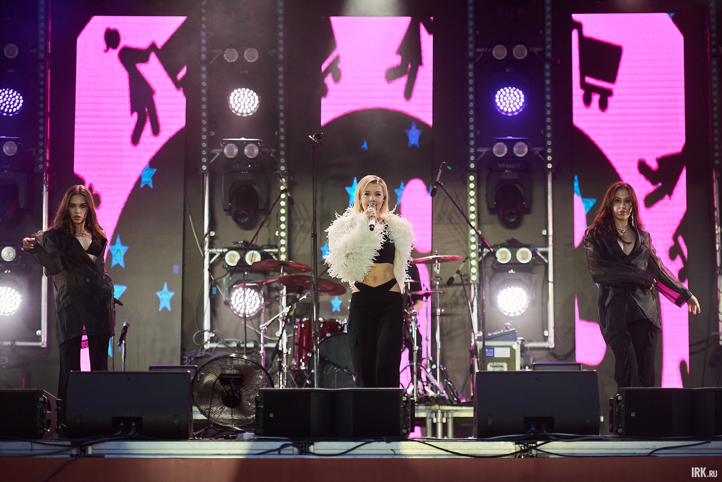 Хедлайнером вечера стала Юлианна Караулова.