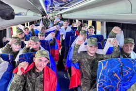 Военнослужащие. Фото Константина Придыбайло
