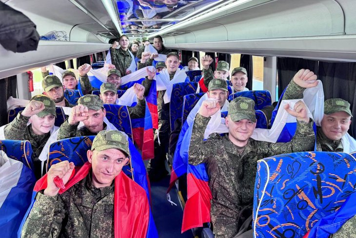 Военнослужащие. Фото Константина Придыбайло