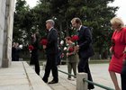 Возложение цветов. Фото с сайта Законодательного собрания Иркутской области