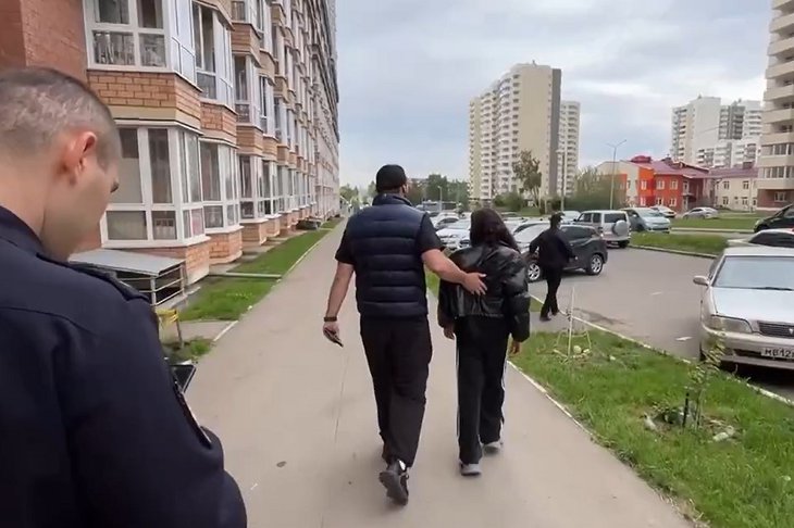 Блогера задержали в Ленинском округе. Скриншот видео ГУ МВД России по Иркутской области