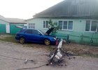 Водитель снес столб. Фото из телеграм-канала «Свет38»