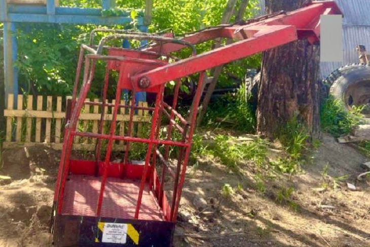 Упавшая люлька. Фото СУ СК России по Иркутской области