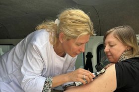 Осмотр у врача. Фото пресс-службы правительства Иркутской области