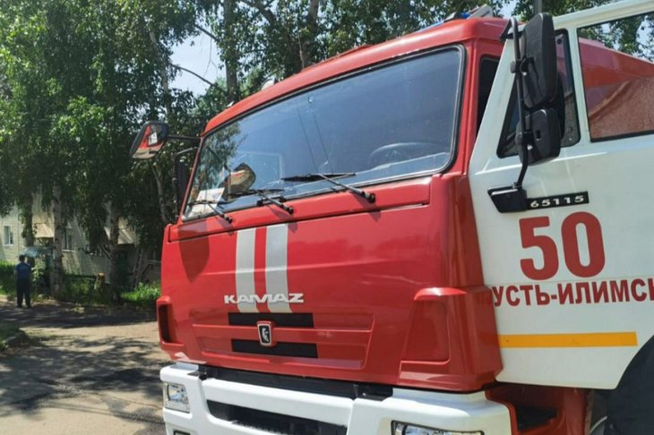 Пожарный автомобиль. Фото ГУ МЧС России по Иркутской области