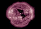 Корональная дыра на Солнце 24 июня. Изображение с сайта лаборатории солнечной астрономии ИКИ и ИСЗФ