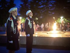24 июня у мемориального комплекса «Вечный огонь» прошла патриотическая акция «Лучи Победы».