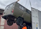 Погрузка автомобилей. Скриншот видео Игоря Кобзева