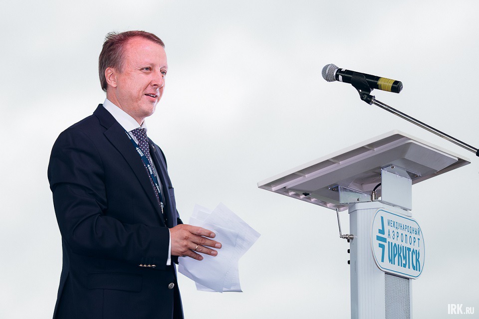 Владимир Никифоров, новый генеральный директор ОАО «Международный Аэропорт Иркутск», произнес приветственное слово.