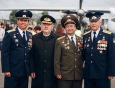 Иркутских ветеранов воздушного флота поздравили с профессиональным праздником.