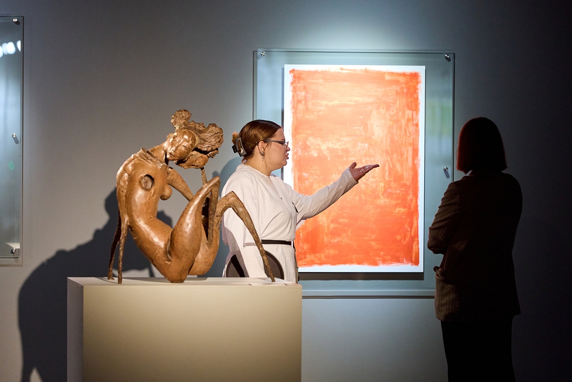 В 2025 году автор создал экспериментальную серию, в которой переплетаются элементы случайного и интуитивного.