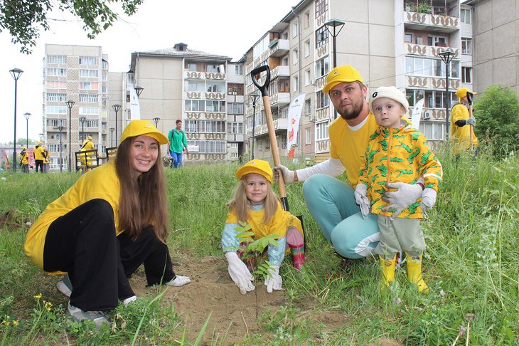 Участники экоакции. Фото АНХК