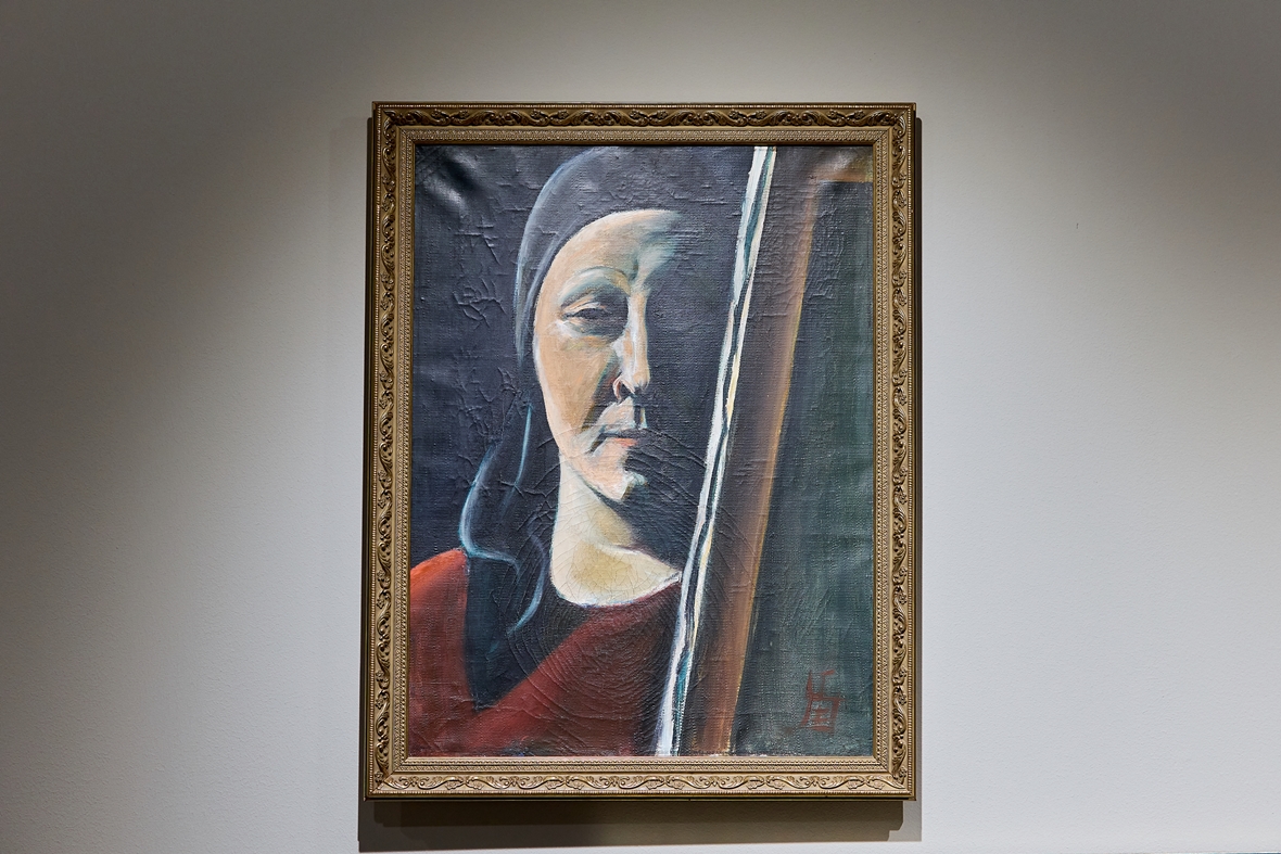 Выставка посвящена человеку, его личности и ассоциациям, связанным с ней, поэтому основой экспозиции стали портреты.