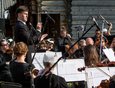 Губернаторский симфонический оркестр (художественный руководитель и главный дирижёр Илья Дербилов).