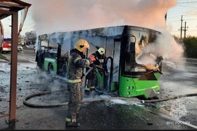 В Ирктуске загорелся автобус. Фото ГУ МЧС России по Иркутской области