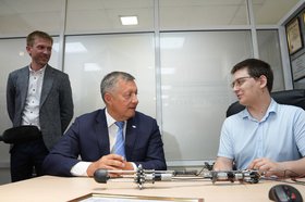 Игорь Кобзев в ИРНИТУ. Фото пресс-службы правительства региона