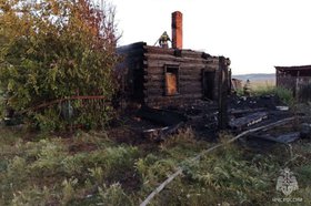 Сгоревший дом. Фото пресс-службы ГУ МЧС России по Иркутской области
