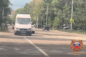 Маршрутка. Скриншот видео Госавтоинспекции Иркутска