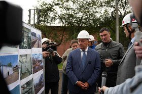 Игорь Кобзев и Руслан Болотов на площадке строительства теплового луча. Фото пресс-службы правительства Иркутской области