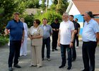 Анатолий Серышев в ходе рабочей поездки в Новосибирской области. Фото с сайта правительства Иркутской области