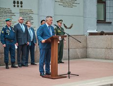 Игорь Кобзев, губернатор Иркутской области: «Во всей России, в странах ближнего и дальнего зарубежья каждый, кто когда-нибудь носил тельняшку и голубой берет, с гордостью скажет: „Я – десантник!“».
