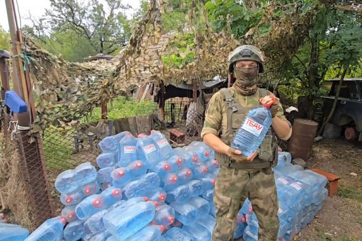 Боец с водой. Фото пресс-службы администрации Иркутска