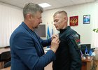Виктору Бажанову вручили медаль «За отвагу». Фото из соцсетей администрации Нижнеудинского района