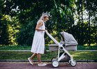 Мать с коляской. Фото пользователя senivpetro с сайта freepik.com*