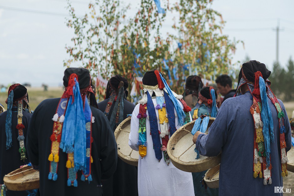 Боо и удаган читали молитву у березовой рощи
