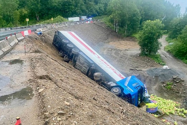 ДТП на федеральной трассе. Фото Госавтоинспекции Слюдянского района