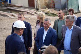 Игорь Кобзев проверил строительство школы в Тайшете. Фото пресс-службы правительства Иркутской области