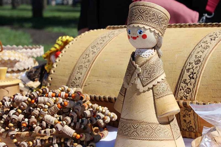 Изделия из бересты. Фото пресс-службы администрации Иркутска