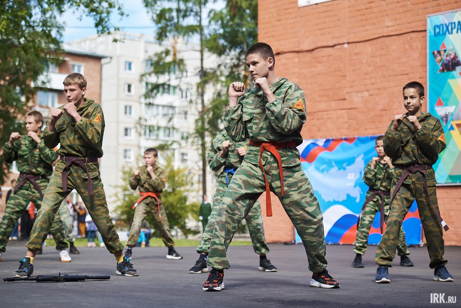 С показательным номером выступили воспитанники спортивного клуба «Суворовец».