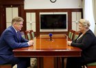 Анатолий Серышев и Елена Малышева. Фото пресс-службы правительства Иркутской области