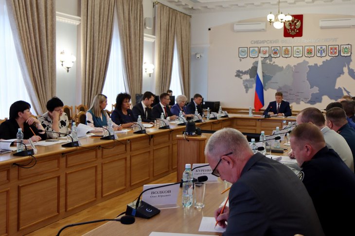 Совещание. Фото пресс-службы правительства Иркутской области