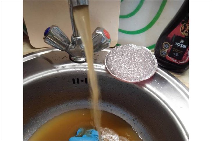 Ржавая вода из крана. Фото жителей дома на Ярославского