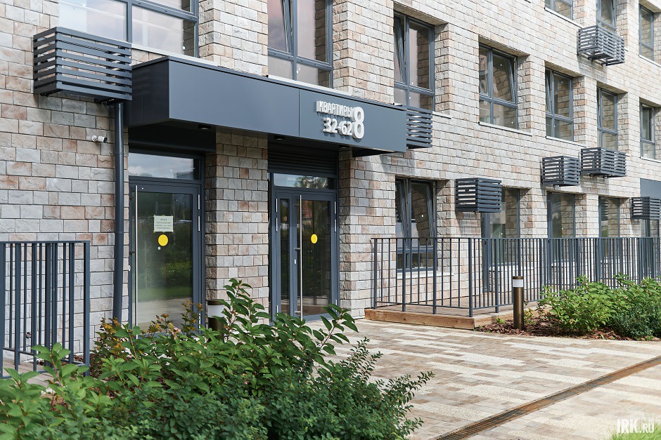 Оборудован теплый тамбур