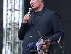 В аукционе также принял участие мэр Руслан Болотов