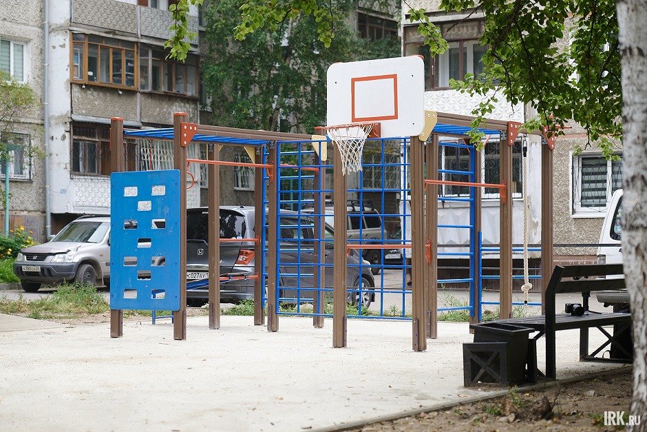 Детская площадка на Помяловского до укладки резинопола