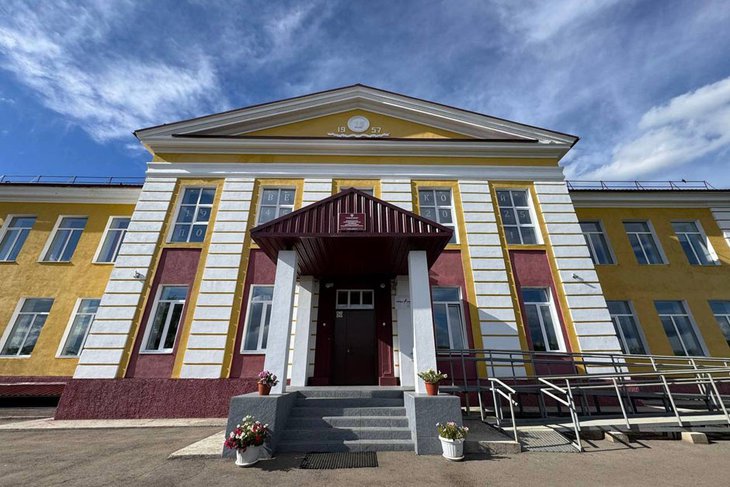 Школа в Эхирит-Булагатском районе. Фото пресс-службы правительства Иркутской области