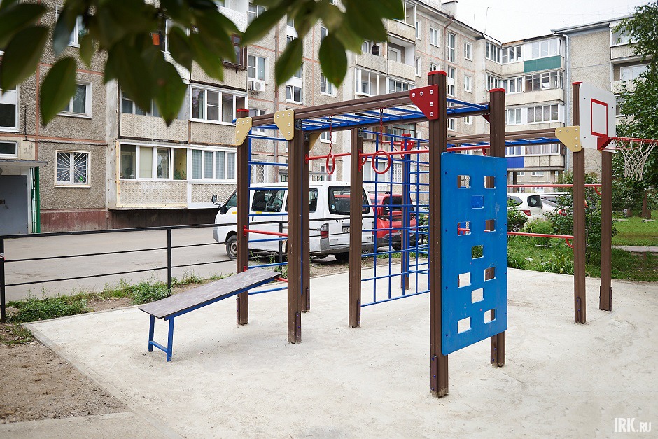 Детская площадка на Помяловского до укладки резинопола