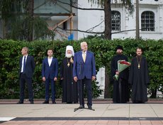 Ещё одну линейку на площади около Спасской церкви провели для учеников Православной гимназии во имя Рождества Пресвятой Богородицы.