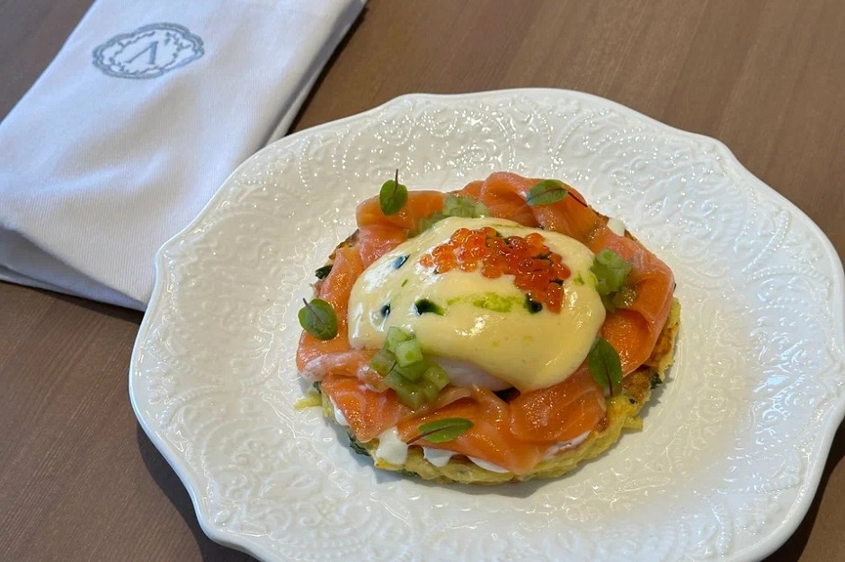 Блюдо. Фото с сайта https://edagda.ru/irkutsk/article/menyu-kafe-laval