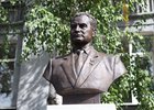Бюст Александра Ежевского. Фото пресс-службы администрации Иркутска