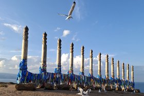 13 столбов сэргэ на Ольхоне. Фото Екатерины Емелиной, IRK.ru