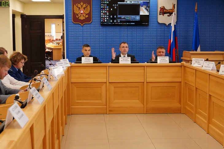 Заседание. Фото IRK.ru